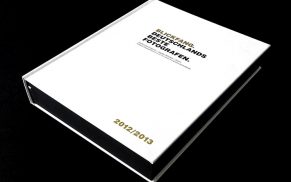 225 Fotografen. 704 Seiten. 5 Kilo.