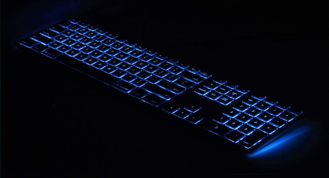 Tastatur mit blauer Hintergrundbeleuchtung